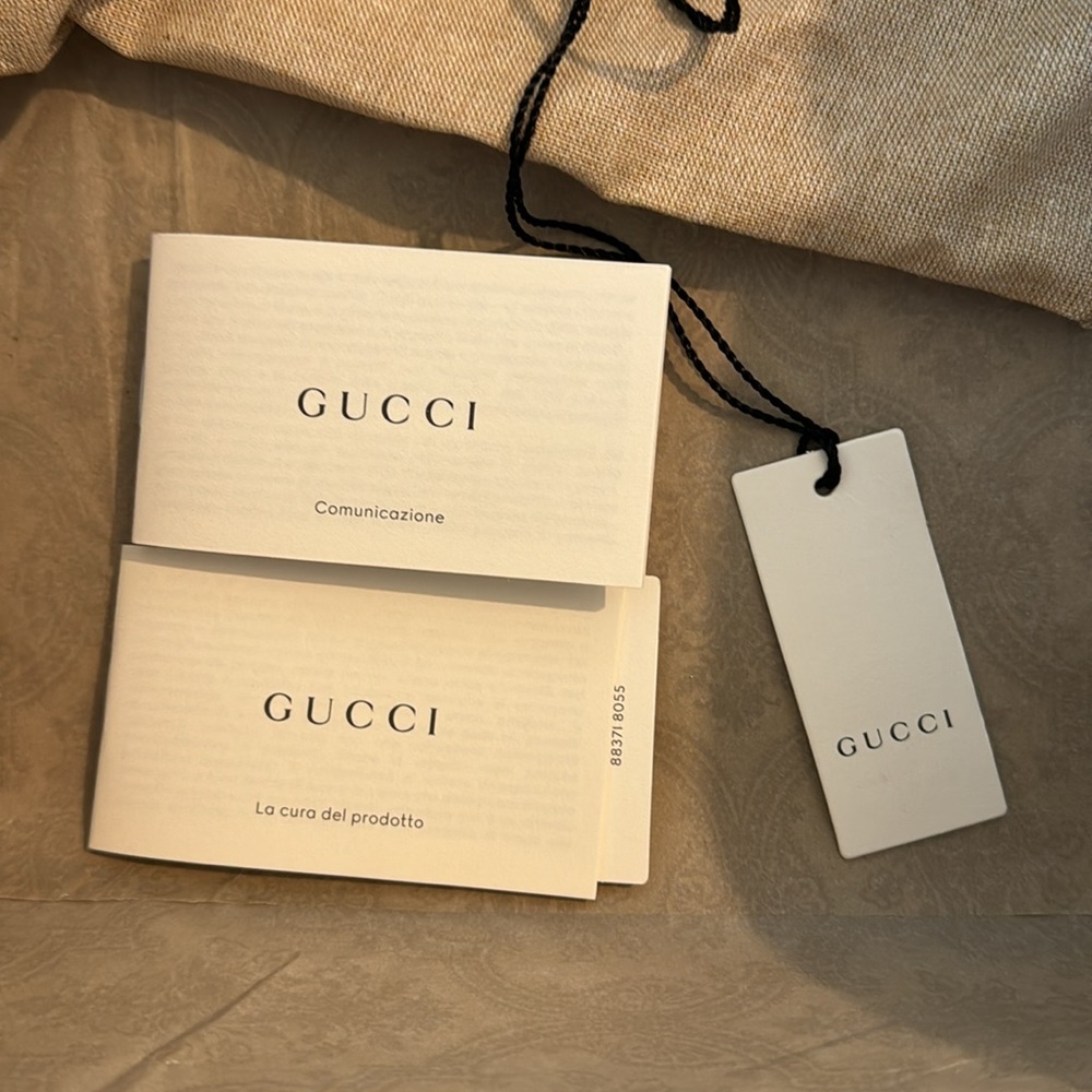 Gucci Rhyton Logo Sneaker - Picture 6 of 6